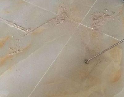 赣州市瓷砖空鼓维修公司分享粘合剂选择不当在瓷砖铺贴过程中可能导致以下问题